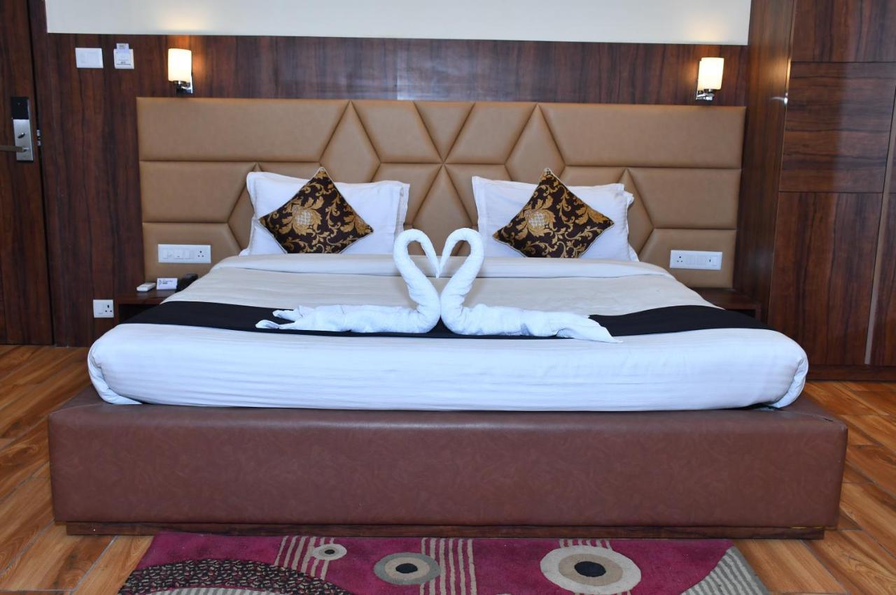 Bhagya Raj Palace By Wb Comfort Kanpur Exterior foto