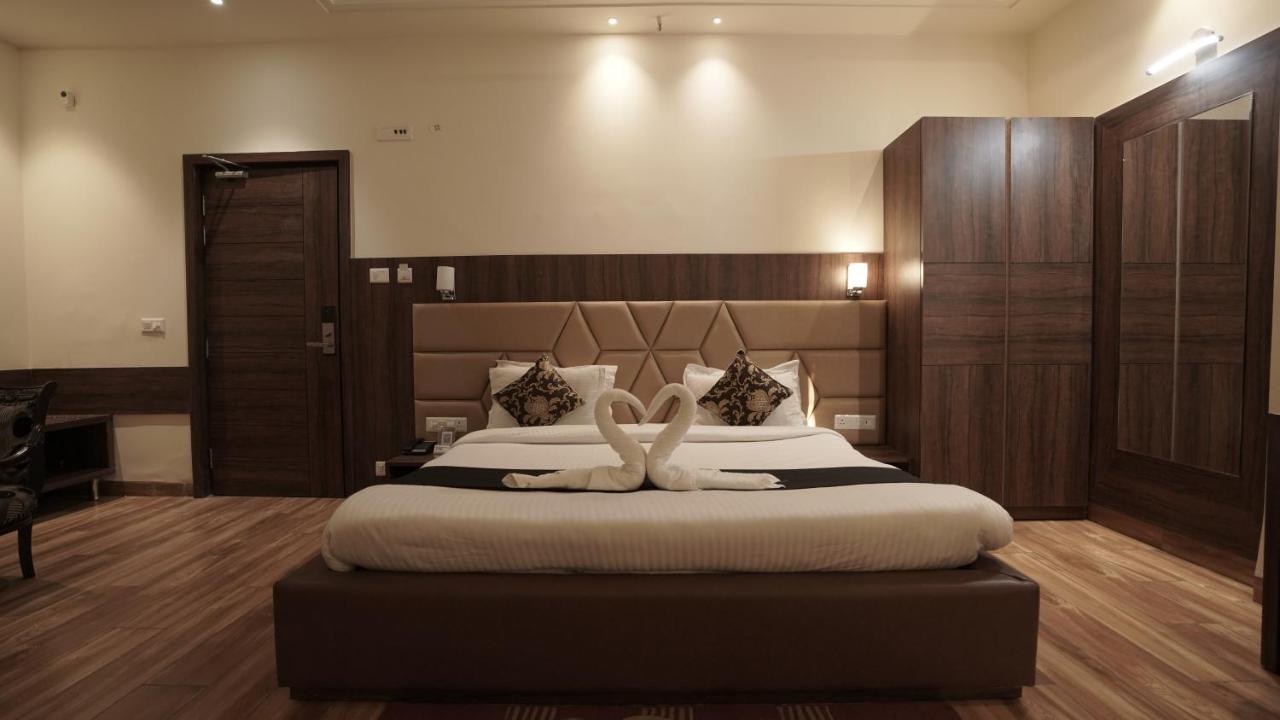 Bhagya Raj Palace By Wb Comfort Kanpur Exterior foto
