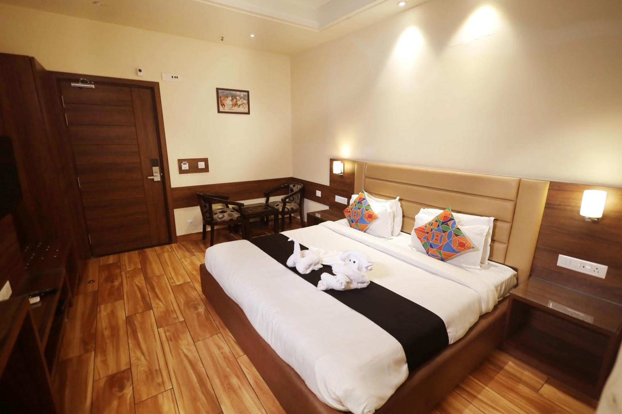 Bhagya Raj Palace By Wb Comfort Kanpur Habitación foto